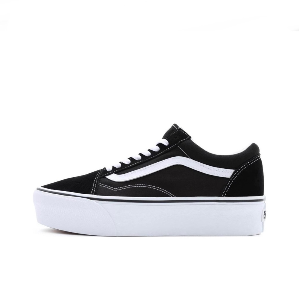 Vans Old Skool Classic womens Stackform. Wore maybe 3 times. Black & white.